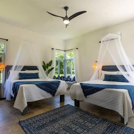 Ivy'S Cove Beach Side Condo - Luxury Villa Whitehouse Exterior photo